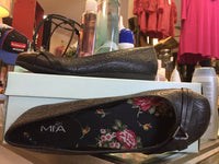 New MIA girl black shoes size 7.5M.